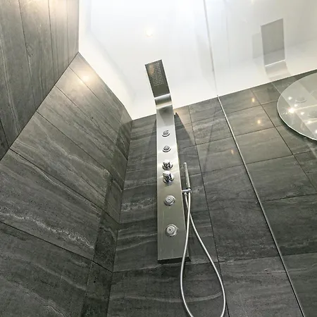 Dclass Acquario Chocolate Apartment