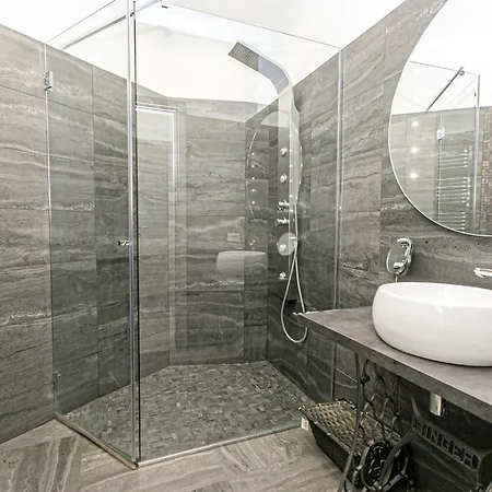 Apartment Dclass Acquario Chocolate Genoa